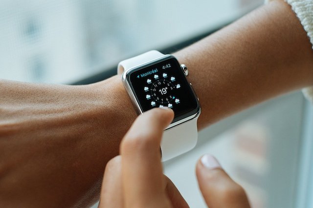 Pandemic Friendship Trends: Both time demands and perception of time has changed (credit: Pixabay)